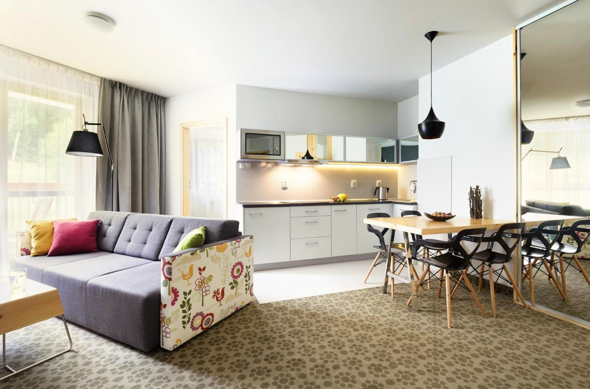 Suite,1417217256:JPEG